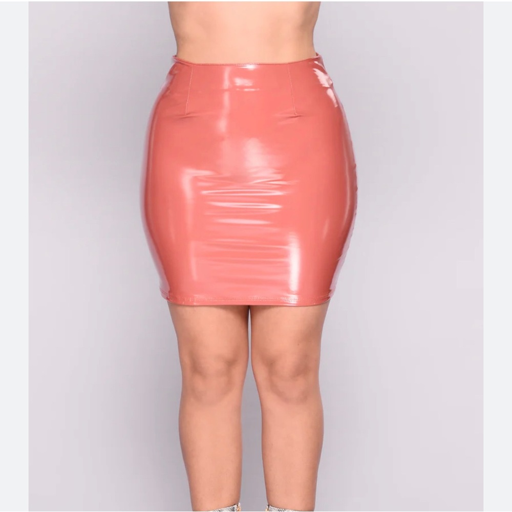 Fashion Nova Faux skirt S